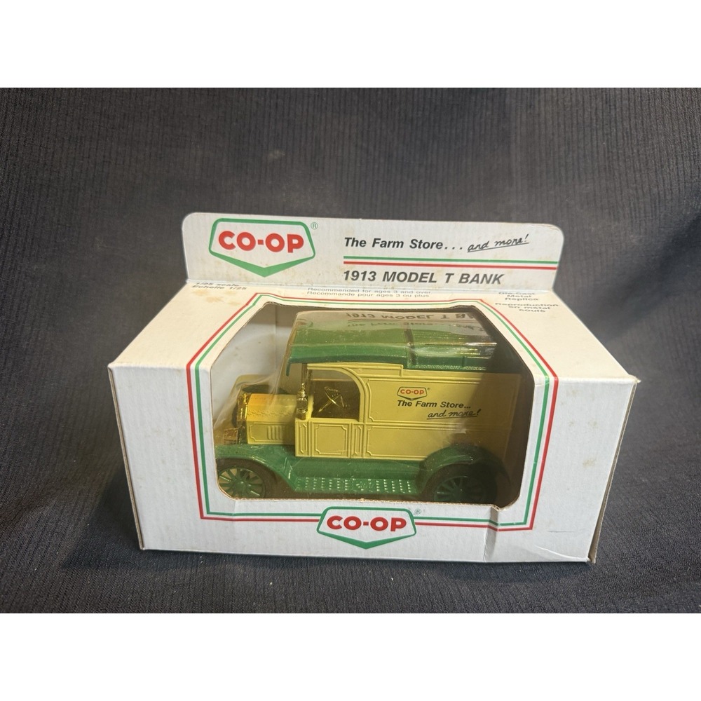 Ertl 1/25 1913 Ford Model T Delivery Bank, Co-op Farm Stores, #9245EB